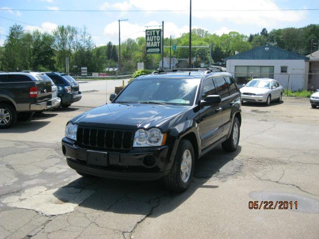 Jeep Grand Cherokee LS Sport Utility