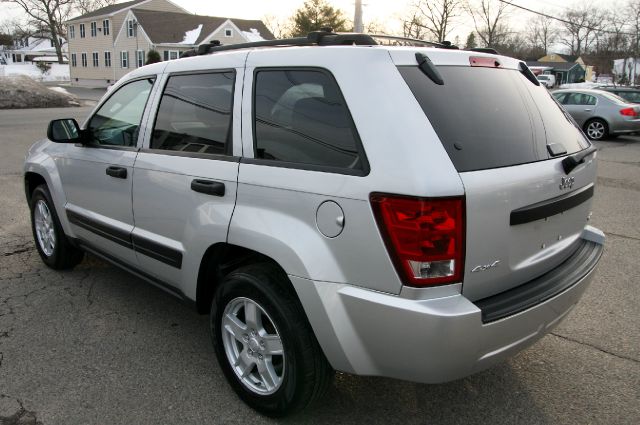 Jeep Grand Cherokee 2005 photo 2