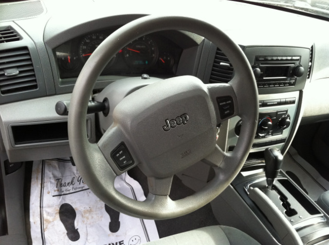 Jeep Grand Cherokee 2005 photo 2