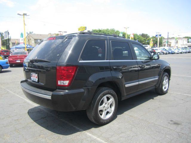 Jeep Grand Cherokee 2005 photo 2