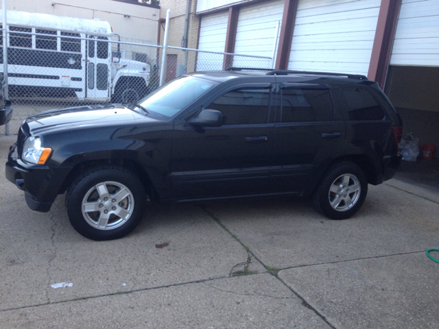 Jeep Grand Cherokee 2005 photo 2