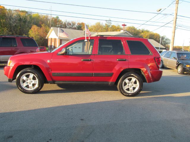 Jeep Grand Cherokee 2005 photo 2