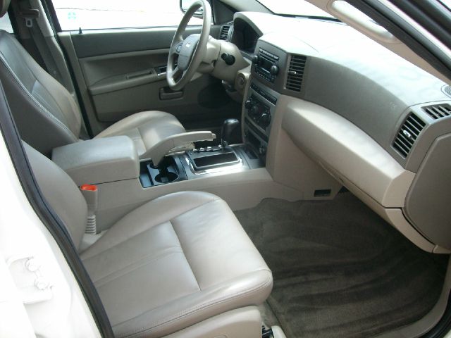 Jeep Grand Cherokee 2005 photo 4