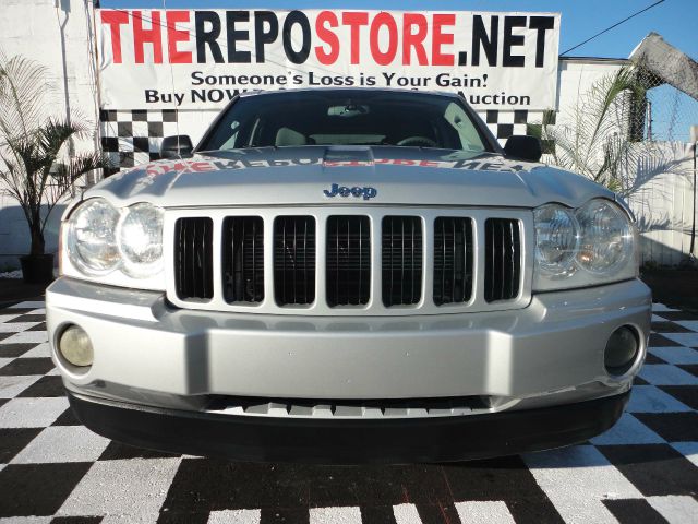 Jeep Grand Cherokee 2005 photo 2