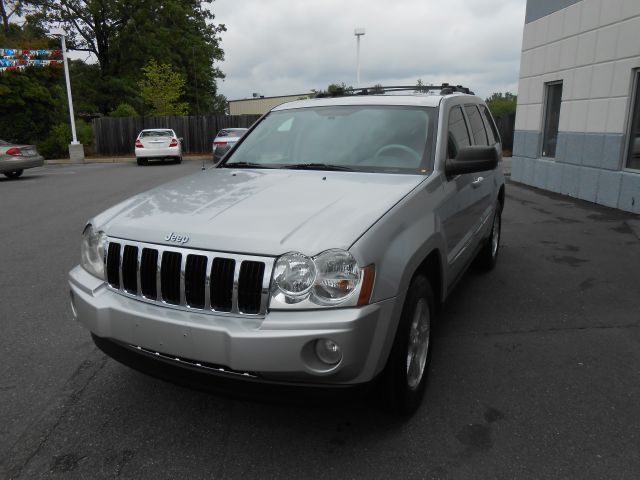 Jeep Grand Cherokee 2005 photo 21