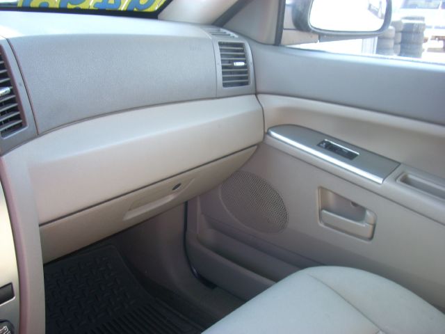 Jeep Grand Cherokee 2005 photo 14