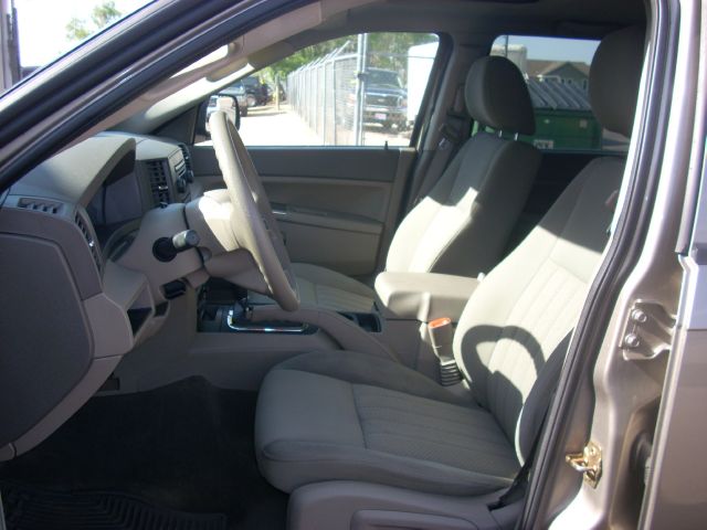 Jeep Grand Cherokee 2005 photo 16