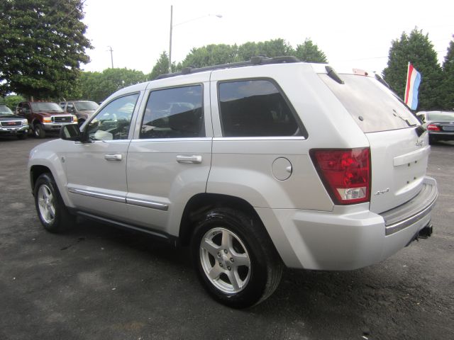 Jeep Grand Cherokee 2005 photo 2