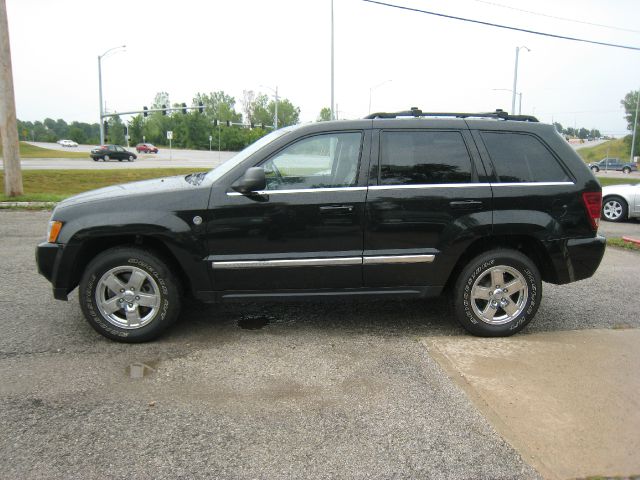 Jeep Grand Cherokee 2005 photo 2