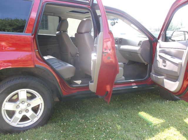 Jeep Grand Cherokee 2005 photo 2