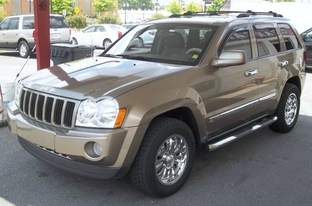 Jeep Grand Cherokee AWD Ultimate SUV