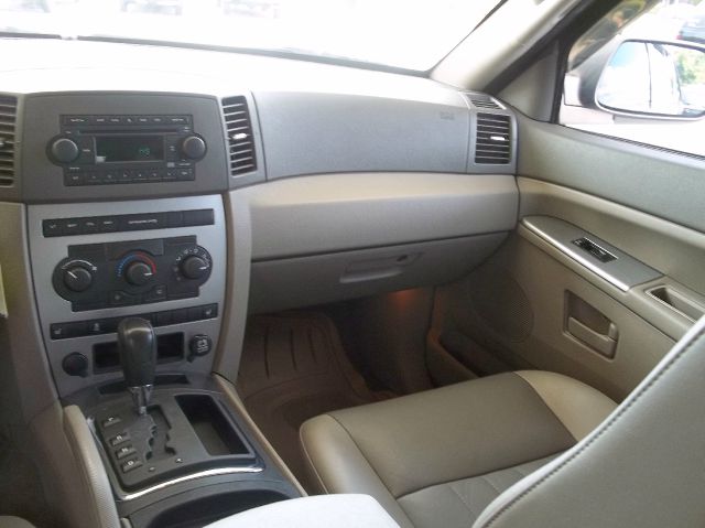 Jeep Grand Cherokee 2005 photo 10