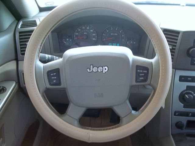 Jeep Grand Cherokee 2005 photo 12