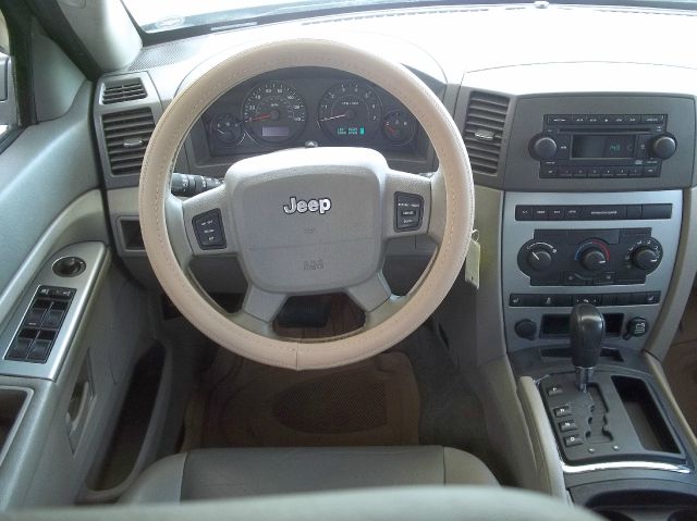 Jeep Grand Cherokee 2005 photo 15