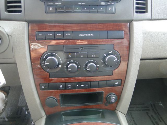 Jeep Grand Cherokee 2005 photo 11