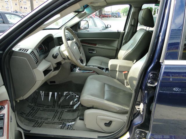 Jeep Grand Cherokee 2005 photo 18