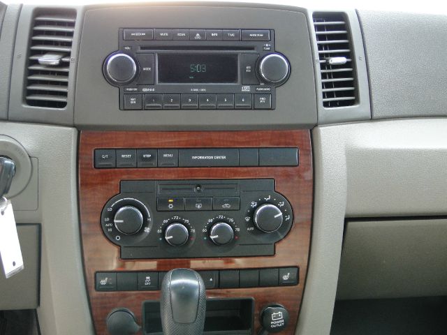 Jeep Grand Cherokee 2005 photo 4