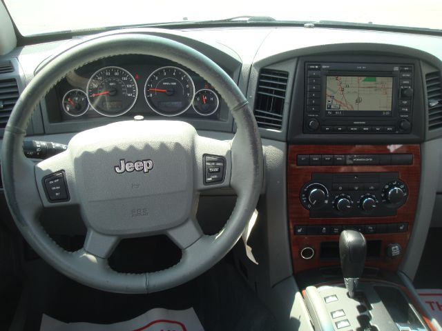 Jeep Grand Cherokee Super SUV