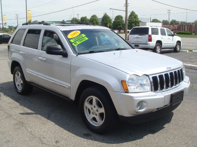 Jeep Grand Cherokee 2005 photo 13