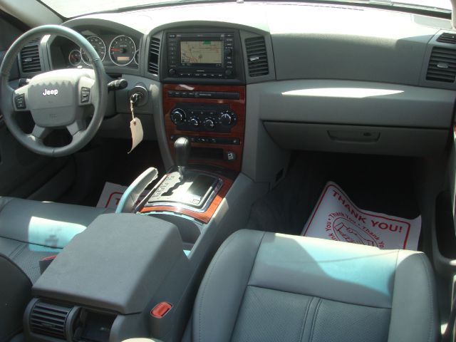 Jeep Grand Cherokee 2005 photo 18