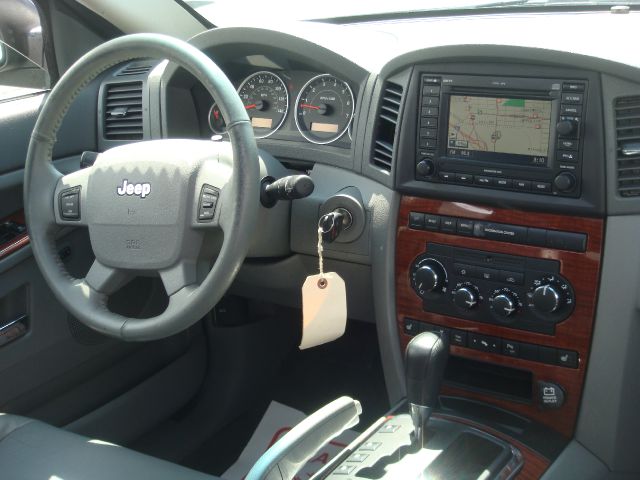 Jeep Grand Cherokee 2005 photo 19