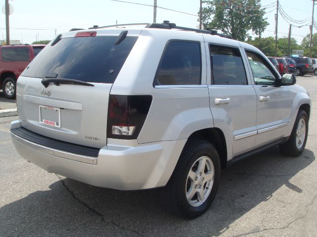 Jeep Grand Cherokee 2005 photo 2