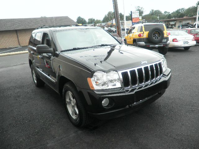 Jeep Grand Cherokee 2005 photo 2