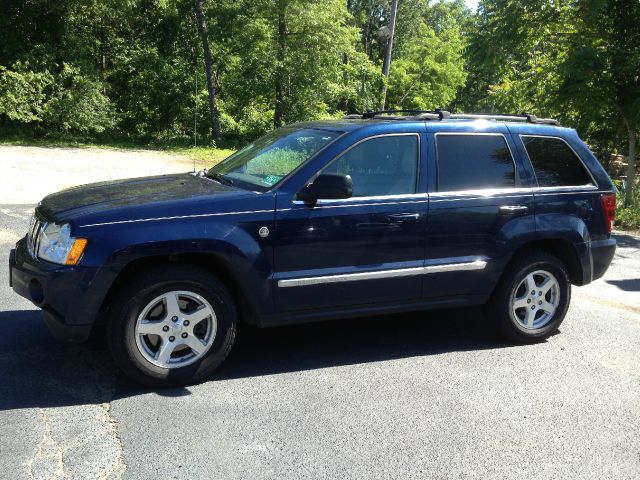 Jeep Grand Cherokee Super SUV