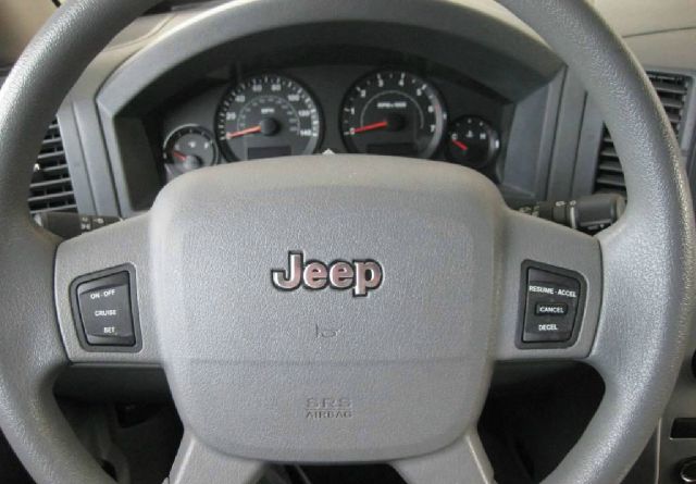 Jeep Grand Cherokee 2005 photo 6