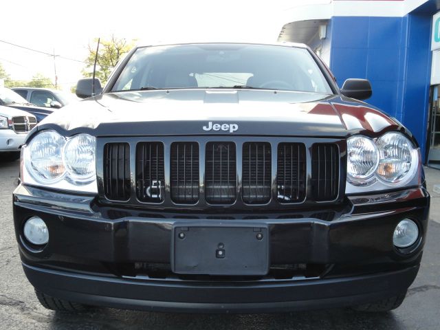 Jeep Grand Cherokee 4DR FWD LTD 3.3L AT SUV