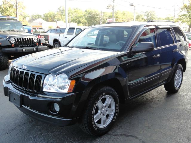 Jeep Grand Cherokee 2005 photo 2