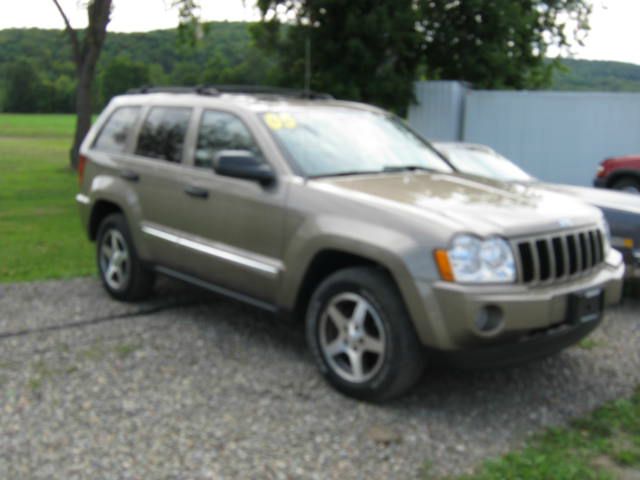 Jeep Grand Cherokee 2005 photo 2