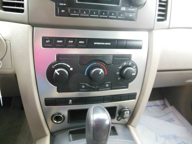 Jeep Grand Cherokee 2005 photo 3