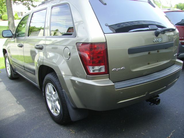 Jeep Grand Cherokee 2005 photo 2