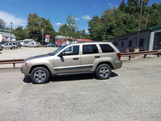 Jeep Grand Cherokee 2005 photo 2