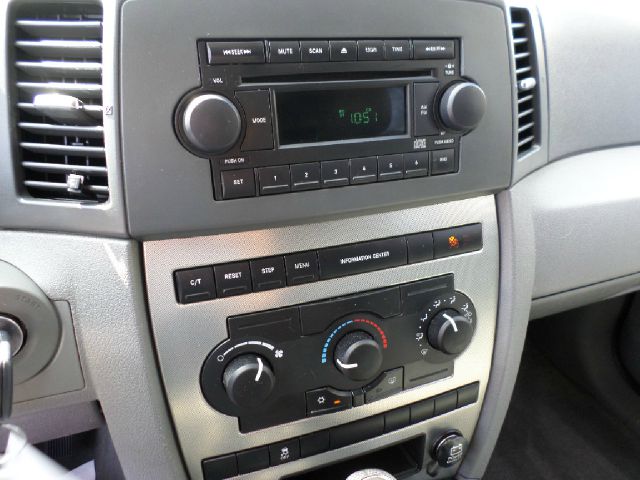 Jeep Grand Cherokee Base W/nav.sys SUV