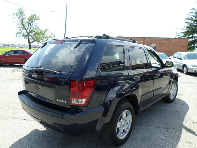 Jeep Grand Cherokee 2005 photo 2