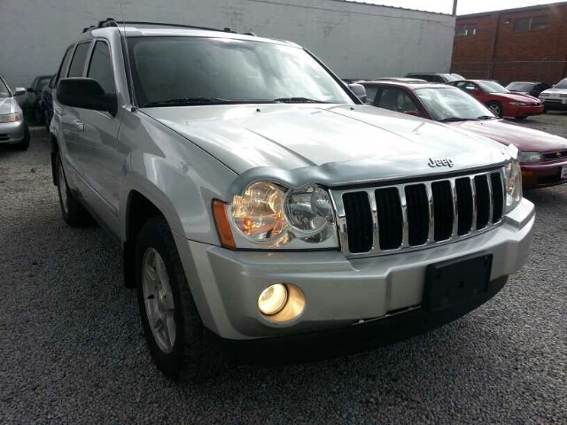 Jeep Grand Cherokee 2005 photo 2