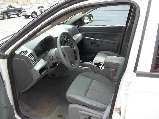 Jeep Grand Cherokee 2005 photo 2