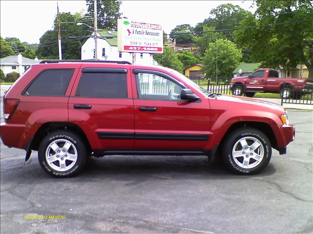 Jeep Grand Cherokee 2005 photo 2