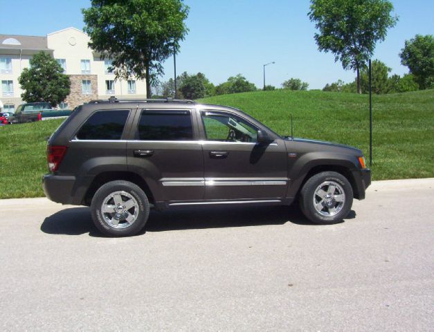 Jeep Grand Cherokee 2005 photo 3