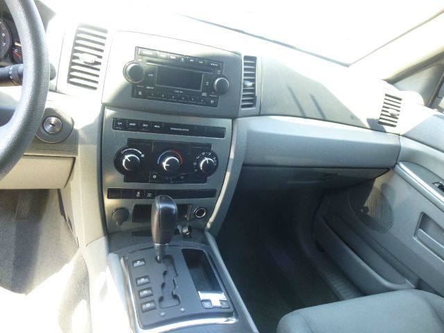 Jeep Grand Cherokee 2005 photo 8