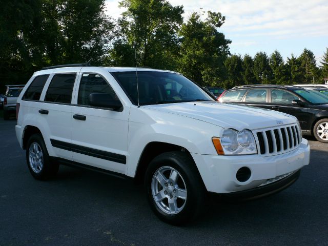 Jeep Grand Cherokee Sedan 4dr SUV