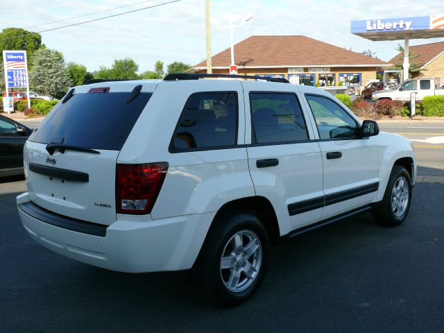 Jeep Grand Cherokee 2005 photo 2