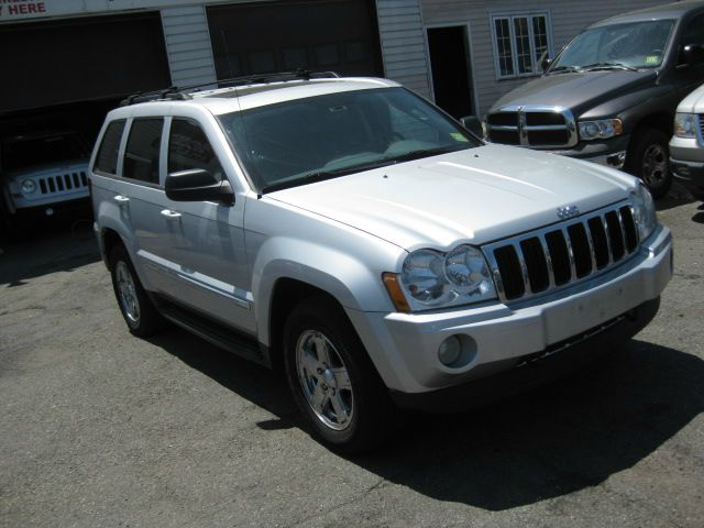 Jeep Grand Cherokee 2005 photo 13