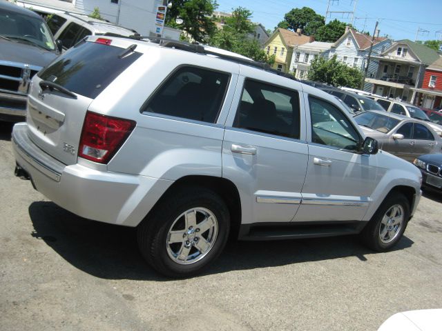 Jeep Grand Cherokee 2005 photo 2