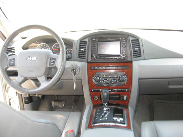 Jeep Grand Cherokee 2005 photo 3