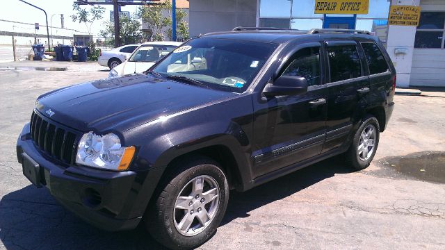 Jeep Grand Cherokee 2005 photo 2