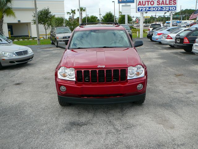 Jeep Grand Cherokee 2005 photo 2