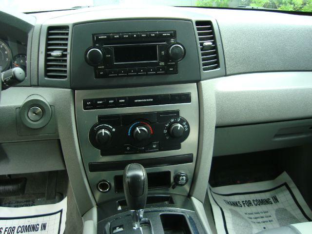 Jeep Grand Cherokee 2005 photo 12